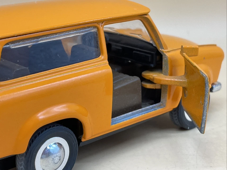 Coche diecast Trabant 601 SS9303 Welly x SunStar 1989 - pantalla naranja escala 1:38 Foto 3 de 4