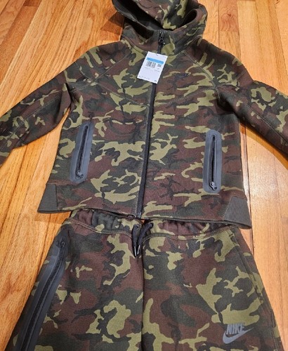 Nike Tech Fleece Sz Medium (Boys') Camo Full-Zip Tracksuit FN9120 010/FN9118 010 - Picture 4 of 8