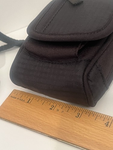 Lowepro Ridge 30 Compact Camera Case with Strap in Black - EXCELLENT - Picture 4 of 10