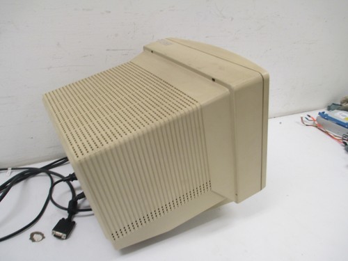 Vintage Compaq 462 CRT Monitor 1995 w/ cords - Picture 6 of 9