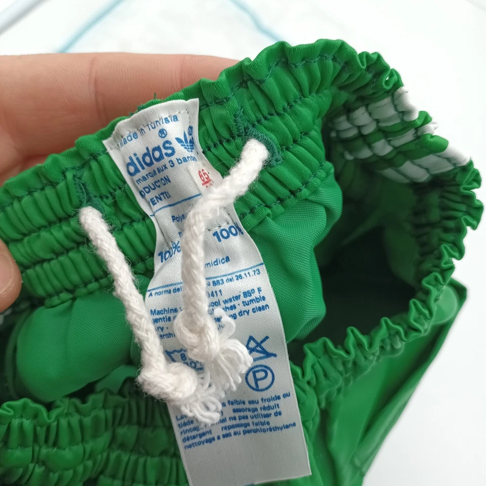 SHORT ADIDAS T-65/26 Football Vert Blanc Polyester 80'S vintage ENFANT NEUF - Photo 3/3