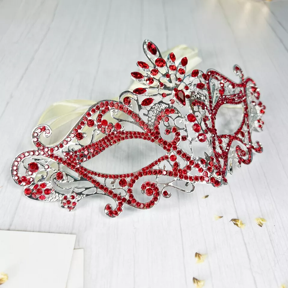 Masquerade Mask Luxury Crystal, Rhinestone Red Mask, Elegant Party Silver Mask - Image 3 of 4