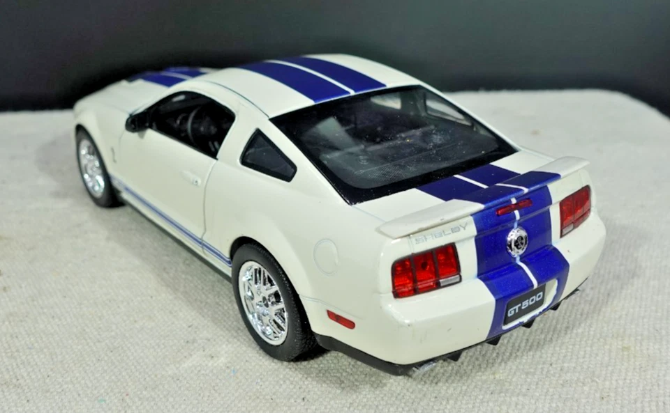 Ford Shelby GT500 2007 1/24 Welly Foto 4 de 4