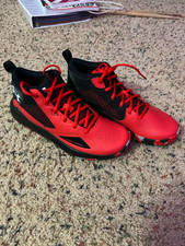 Size 8 - Men's Under Armour Lockdown 5 Versa Red Black