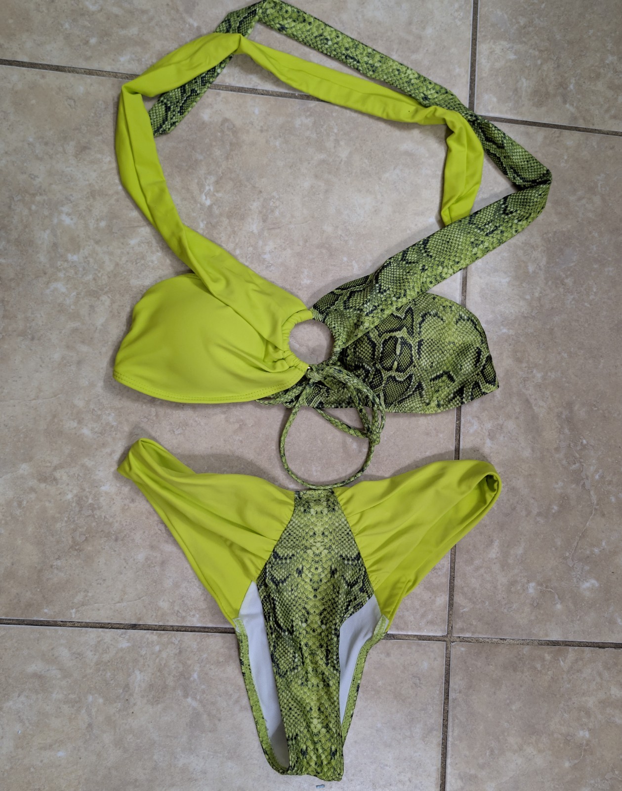 Yellow Green Snake Print Ring Accent Halter Bikini Set Lined 2 Piece Size M
