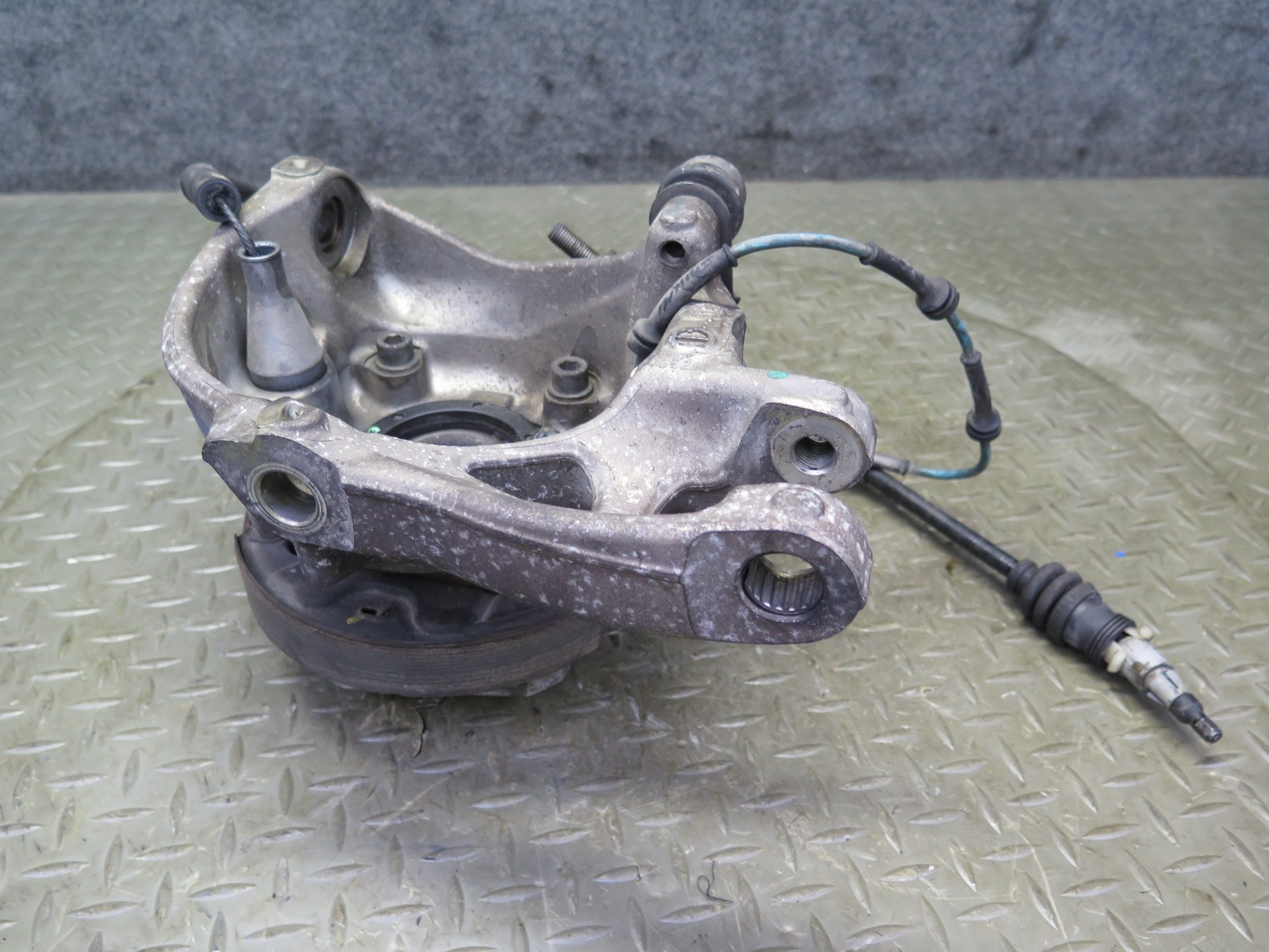 2008-2019 MASERATI GRANTURISMO M145 RWD REAR LEFT SPINDLE KNUCKLE WHEEL HUB 40K