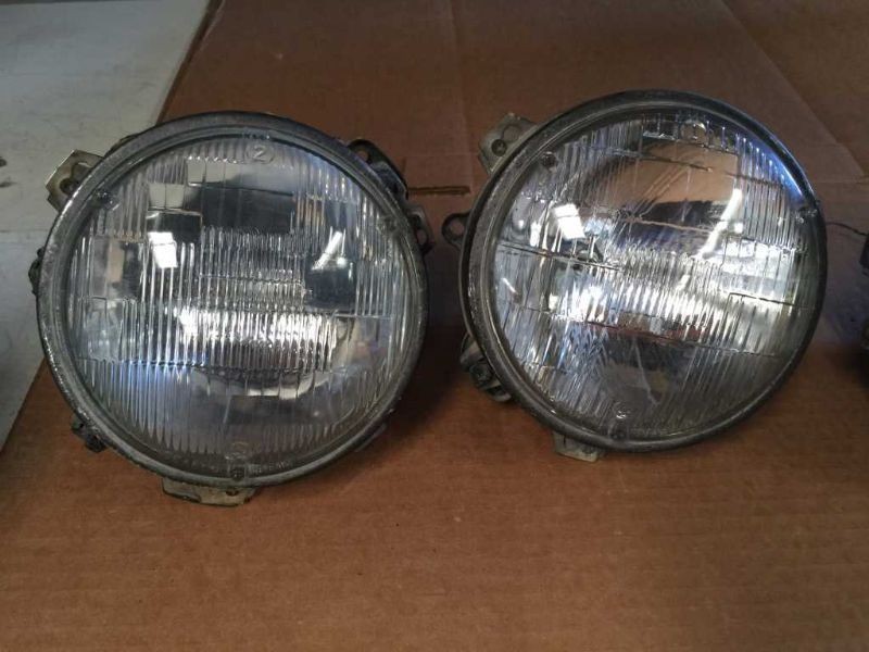 Rolls-Royce Silver Shadow 1979 Right Inner Headlight
