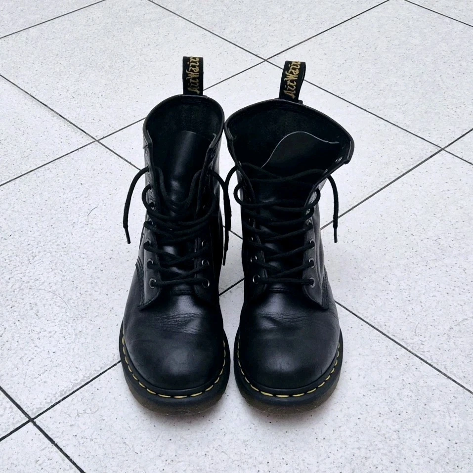 Dr Martens 1460, foto 1 di 4