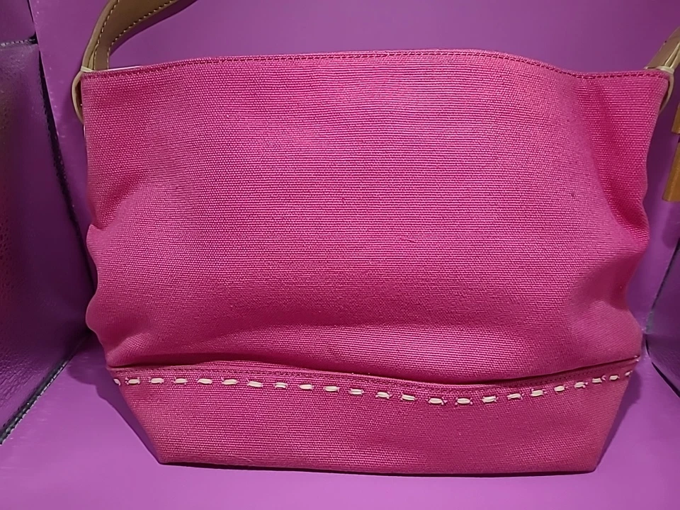 Bolso de Hombro Fossil Rosa Floral Cartera Costuras en Contraste Hibisco Rosas Foto 2 de 4