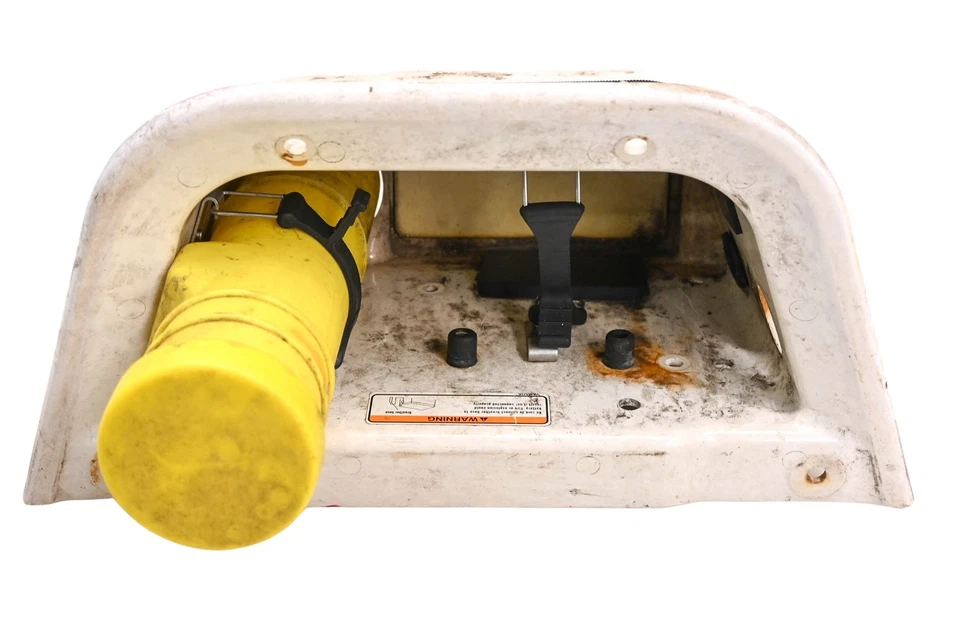 04 Caja de almacenamiento de herramientas de batería Yamaha Waverunner GP800R Foto 4 de 4