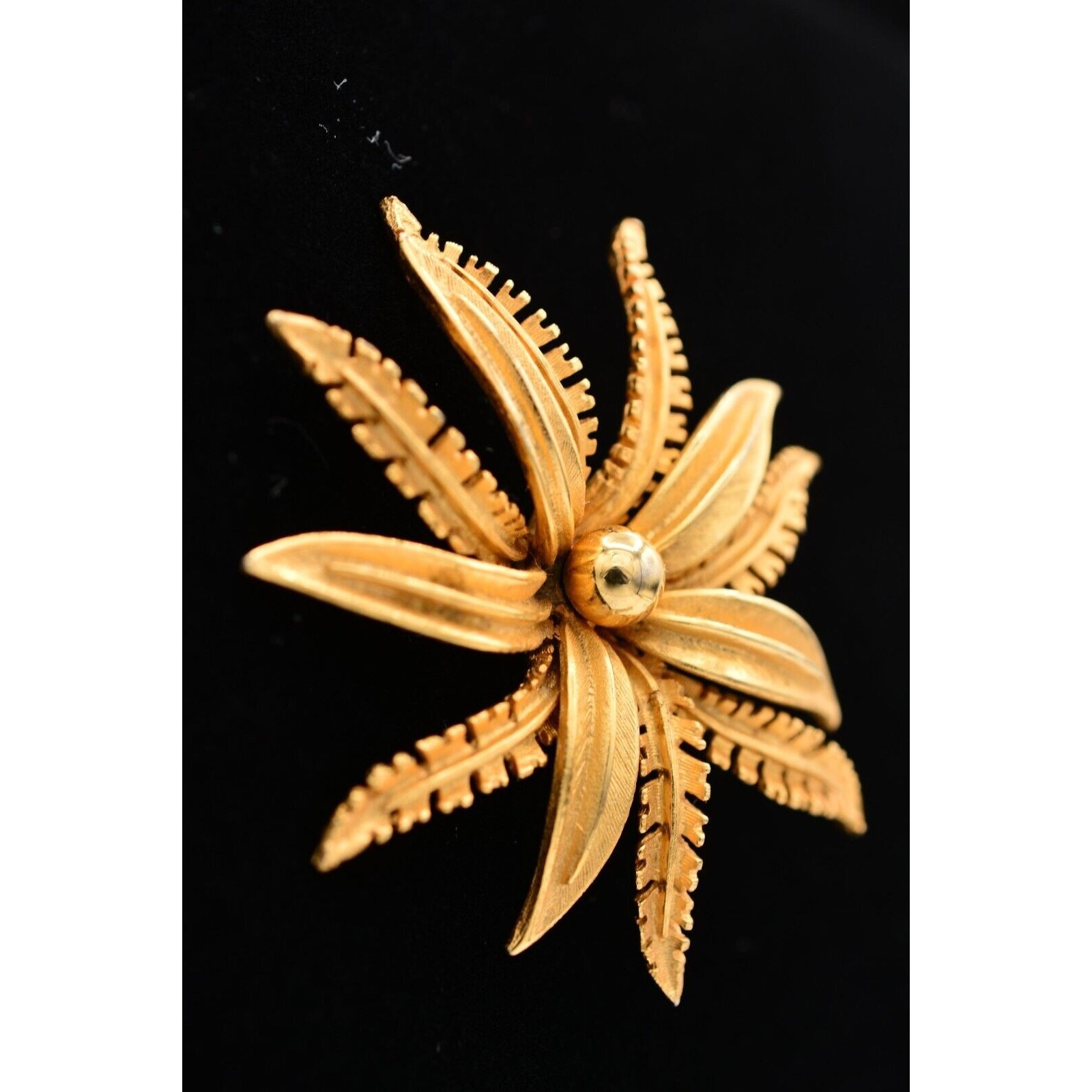 PIM Vintage Flower Pin Brooch Brushed Gold Matte Petals Signed 1980s 80s BinAT