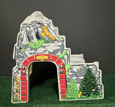 Thomas and Friends Railroad Mountain Waterfall Tunnel