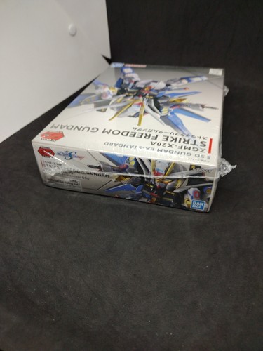Bandai SD Gundam Ex-Standard Strike Freedom Model Kit Figure - Picture 4 of 5