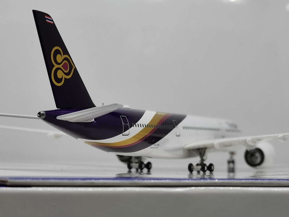 Phoenix Thai Airways for Boeing B777-300ER HS-TTC 1:400