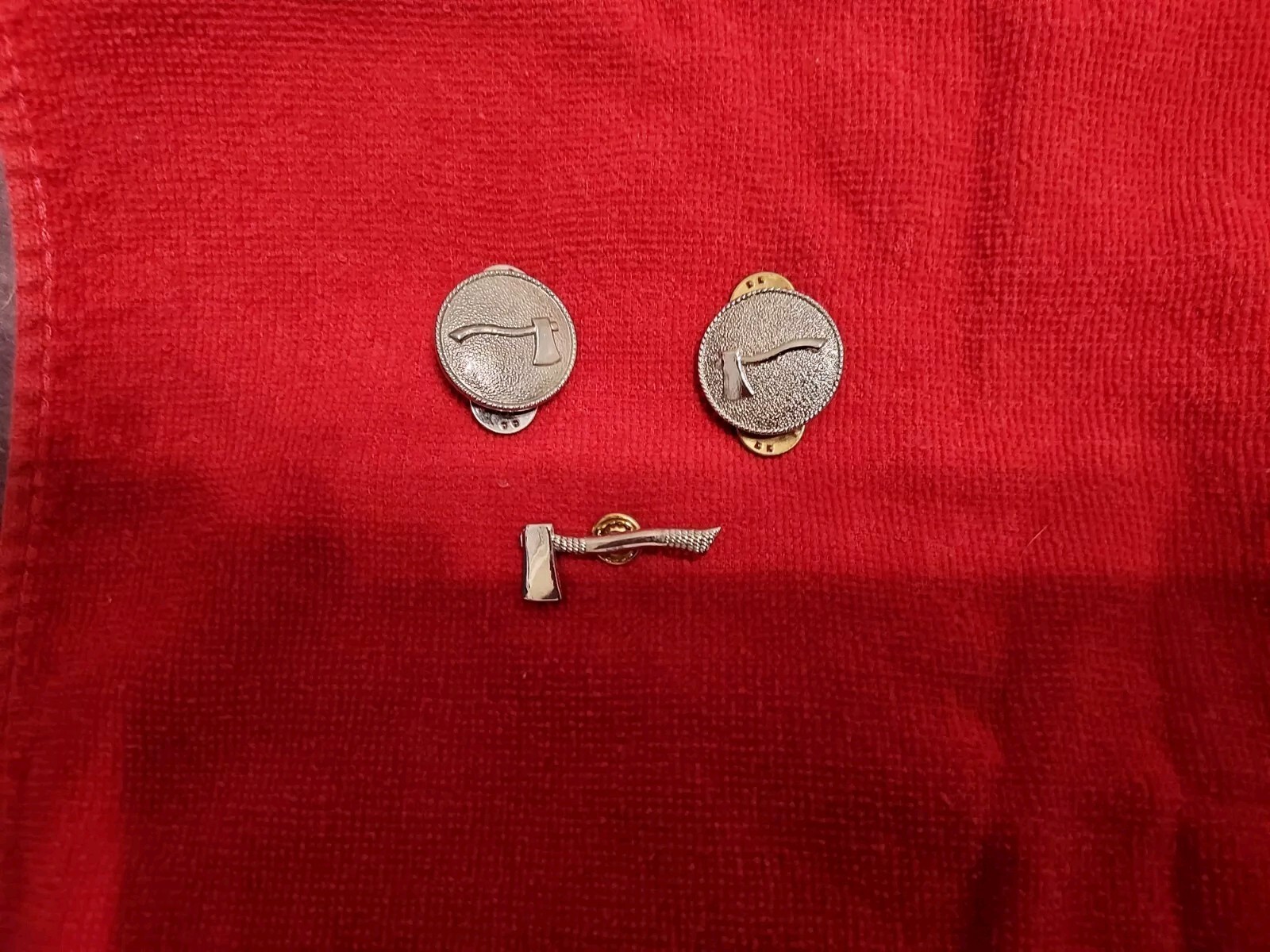 Fire dept Truck or Ladder Lieutenant Collar Brass & Hat Badge Pin (Set # 1)