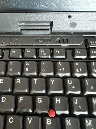 ~ IBM 560E Type 2640 12" Laptop For Parts Or Repair Broken Display - Picture 2 of 8