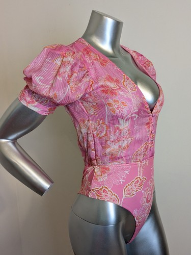 Traje floral de manga corta para mujer Hemant & Nandita rosa pequeño - Imagen 2 de 7