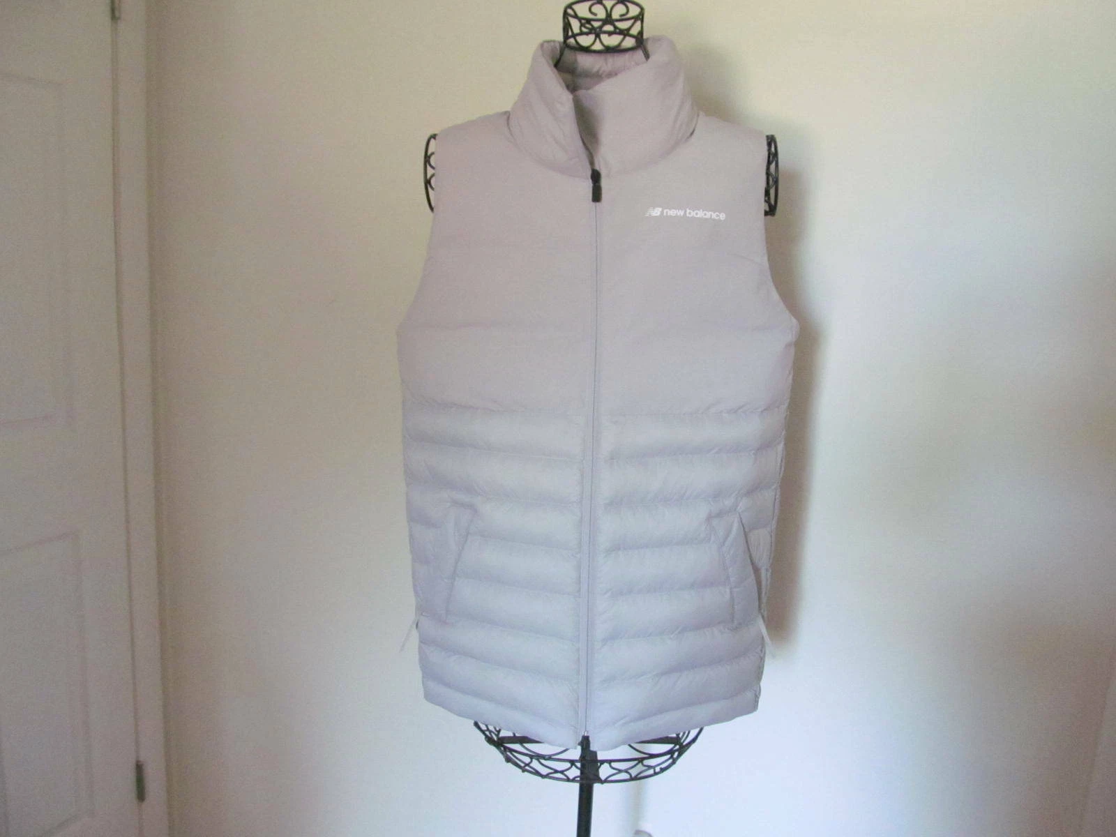 NWT New Balance Puffer Gray Vest Water Resistant Size M
