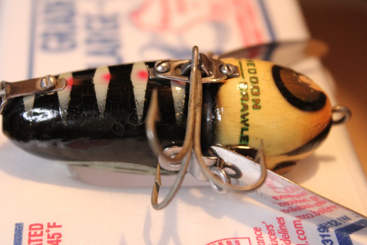 Heddon Crazy Crawler 2100 BWH Raised Zinc Eye Version Heddon Crazy Crawler 2100 BWH Raised Zinc Eye Version