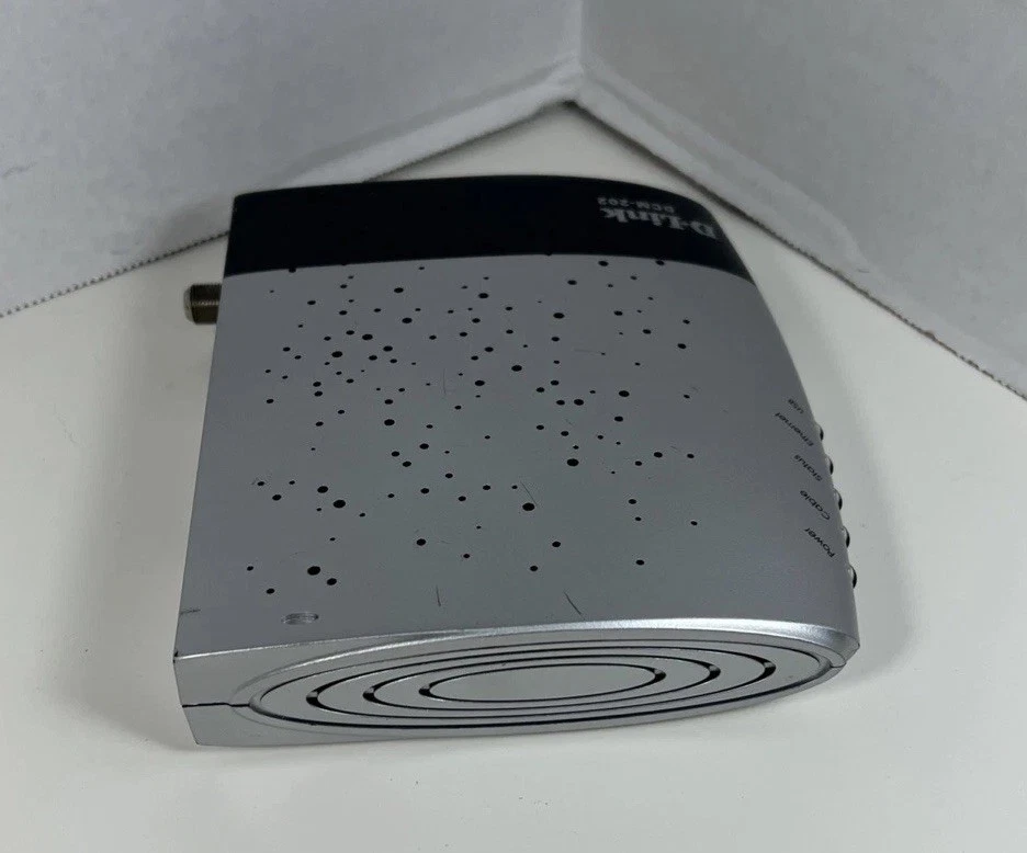 D-Link DCM-202 Cable Modem 00179A5F5CF6 No Power Adapter or Accessories - Image 4 of 4