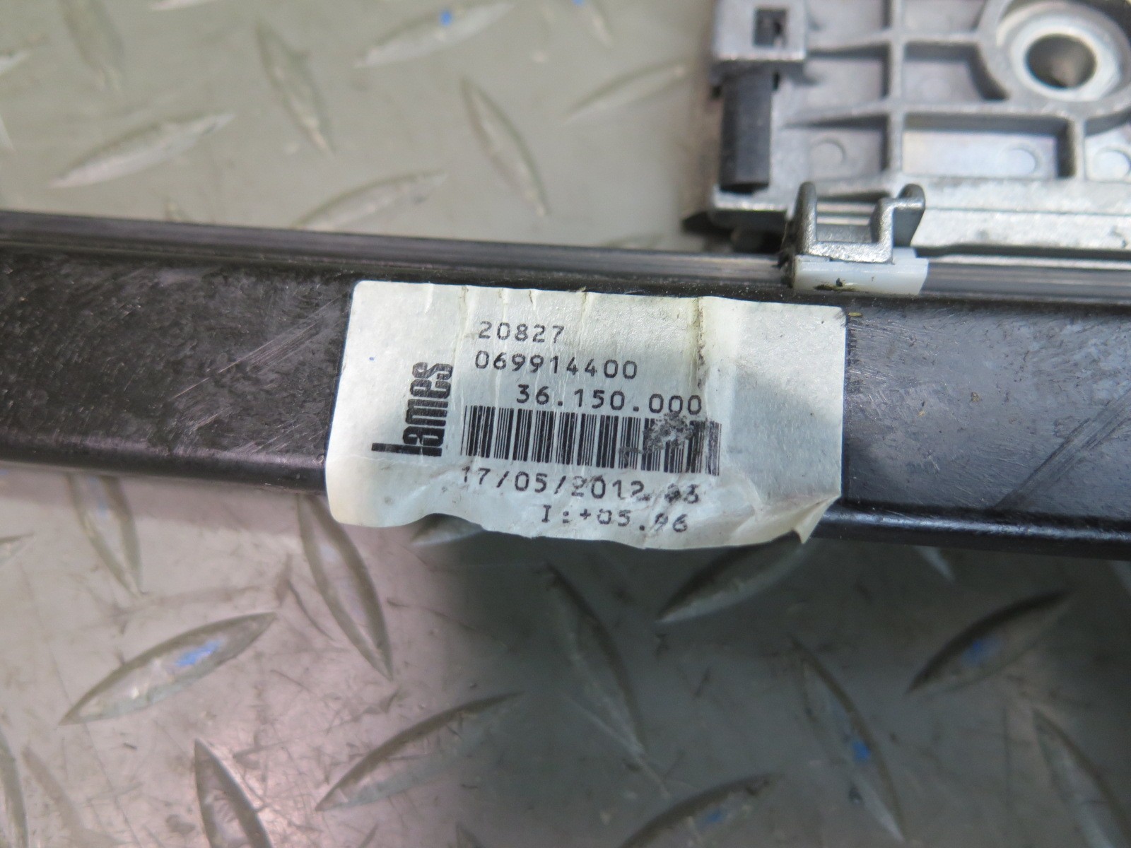 2008-2019 MASERATI GRANTURISMO M145 LEFT DOOR WINDOW REGULATOR W MOTOR