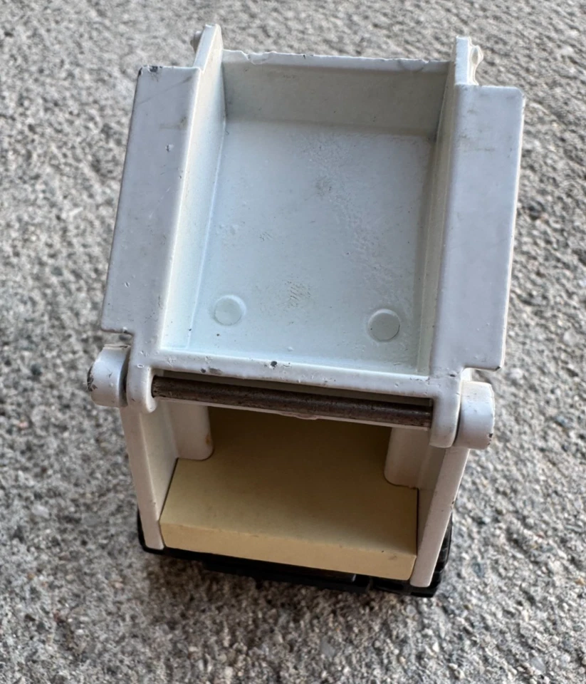 Vintage Mini Tonka Trash Garbage Truck Green & White Japan 4" Steel - Image 4 of 4