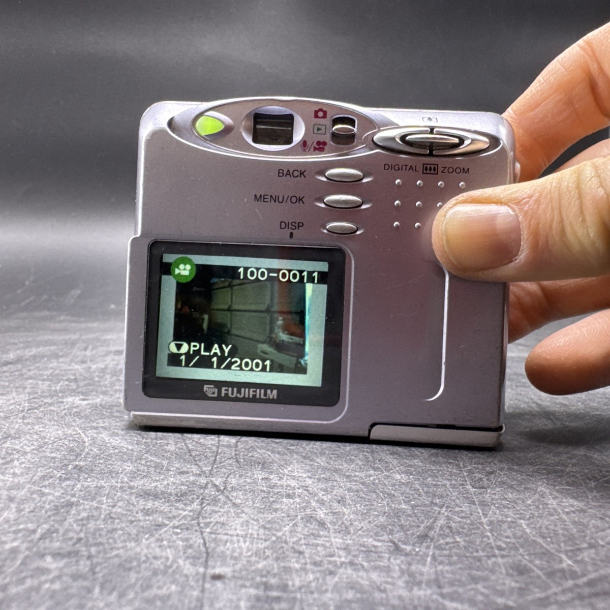 新品未使用　FinePix 30i シルバー FUJIFILM FinePix 30i Silver Digital Camera Used Japan | eBay