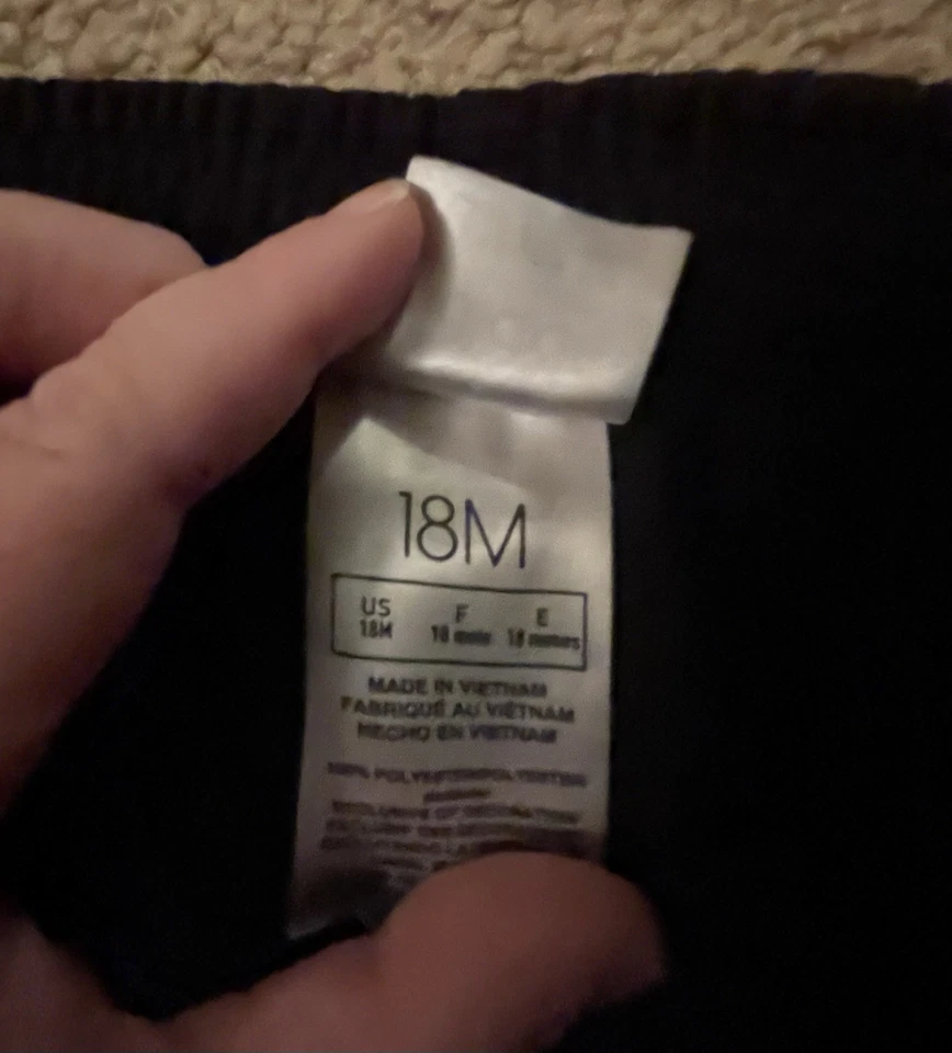 Ropa Adidas para bebé y niño pequeño talla 18 meses 3 pantalones y 1 top con capucha Foto 4 de 4