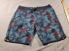 Travis Mathew Party Hearty Board Shorts Swim Trunks Mens 38x9 Pockets