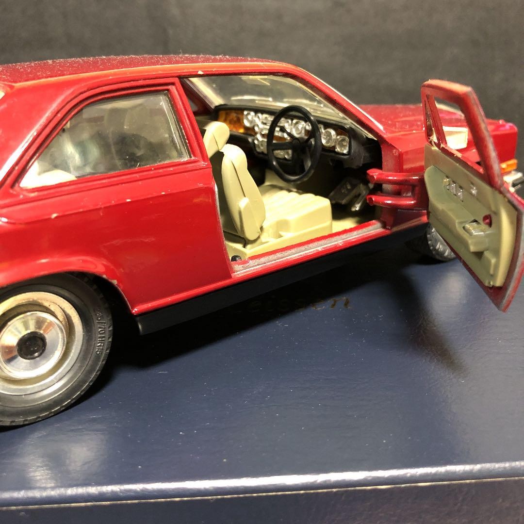 ミニカー ROLLS ROYCE CAMARGUE 1/22 burago ミニカー ROLLS ROYCE CAMARGUE 1/22 burago Burago - Rolls
