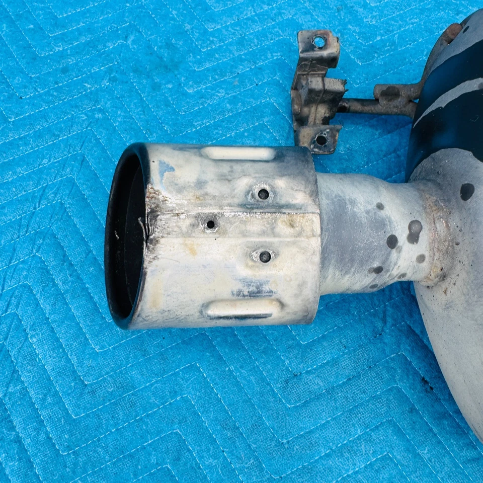 Silenciador de escape trasero izquierdo Infiniti M56 2011-2013 OEM 201001MA1A 127 K Foto 4 de 4