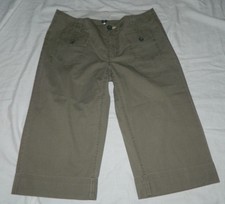 New Women Banana Republic Solid Olive Casual Capri Pants Size 6 NWOT