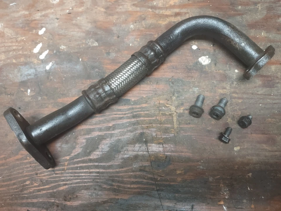 Tubo de drenaje de aceite turbo de 5 cilindros Audi OEM. Audi 100, 200, 5000 Quattro Turbo Foto 2 de 2