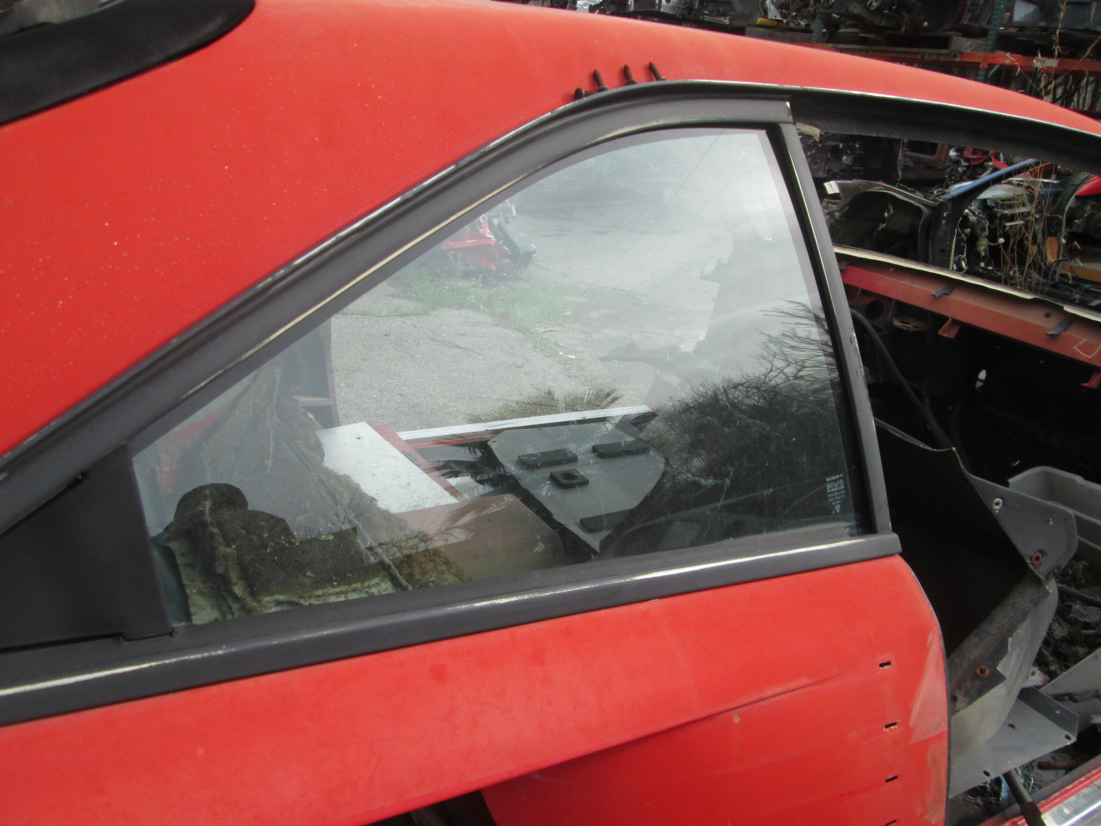 Ferrari Mondial 8 - RH Rear Fixed Glass Window # 60637500