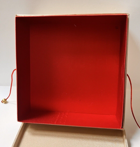 YSL Yves Saint Laurent Perfumes Satinado Cubierta Borla Caja de Almacenamiento 8.5X8.5X3 - Imagen 4 de 6