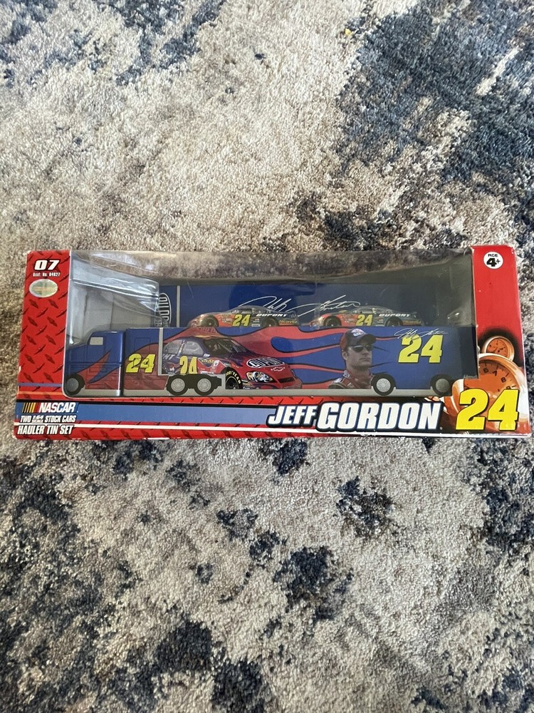 JEFF GORDON WINNER'S CIRCLE 2007 NASCAR STOCK CAR #24 DIE CAST, HAULER TIN SET