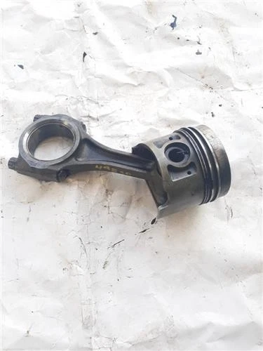 PISTÓN CON BIELA CON BIELA Nissan Pickup (D21)(09.1985->) 2.5 D 4WD TD25 Foto 2 de 4