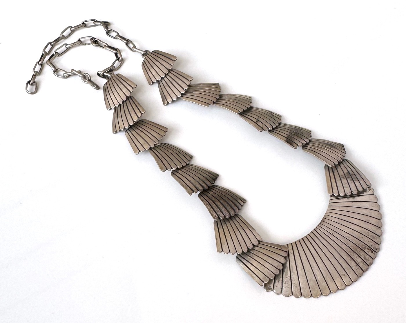 Modern Sterling Silver Overlapping Shell Type Sec… - image 3