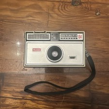 Kodak Instamatic 104 Film Camera   Vintage   Untested