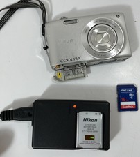 NIKON Coolpix S3300 16MP Digital Camera Silver Charger Battery SD Card CD-TESTED