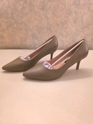 New in Box French Connection 9 Putty Kitten Heel