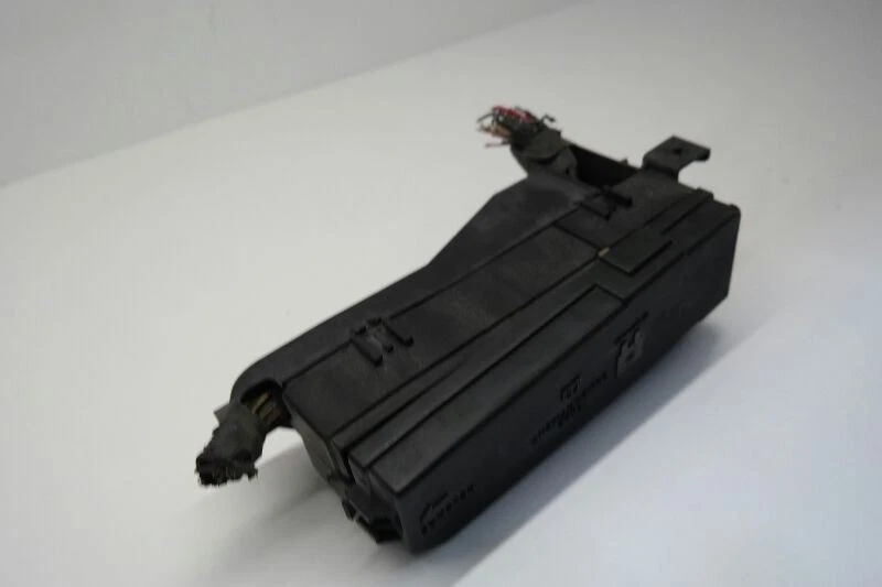 05 06 07 FORD ESCAPE VIN 1 8TH DIGIT ENGINE FUSE BOX OEM 6L8T-14290-YC - Image 4 of 4