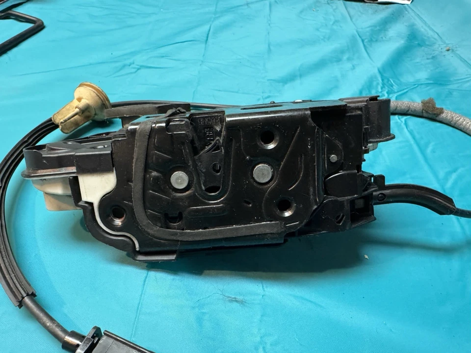 2011 2012 2013 2014 VOLKSWAGEN JETTA ЛЕВАЯ ПЕРЕДНЯЯ ДВЕРЬ ЗАМОК ПРИВОД СЕДАНА - Изображение 3 из 3