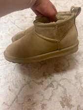 UGG Classic Ultra Mini Women  s Boot- size 6 Chestnut