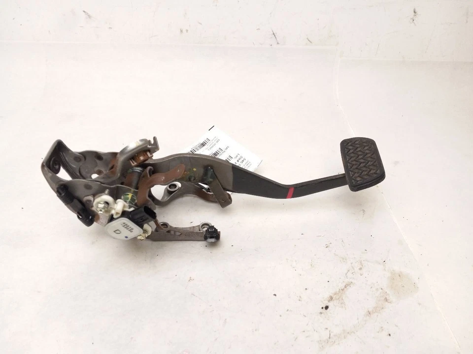 PEDAL DE FRENO PARA TOYOTA PRIUS C 2013 OEM Foto 3 de 4
