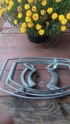 4 CorningWare (1 P-11 1/2-M-1,  1 P-7-1-M, 2 P-10-1-M) Metal Trivets