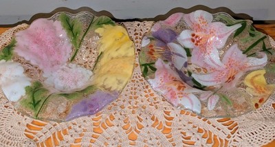Signed Anne C. Ross Fused Art Glass Floral Bowls 7'' - Lily & Cluster Flower Pair