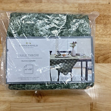 THRESHOLD Table Throw 50" x 50" easy care - GREEN w/PATTERN