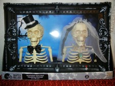 ANIMATED HAUNTED WEDDING PORTRAIT - SKELETON COUPLE - TALKS - 3-D HALLOWEEN