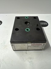 Husky  MOOG CCE16B6DBX04 Hydraulic Cartridge Valve Cover Manifold Block (686634)